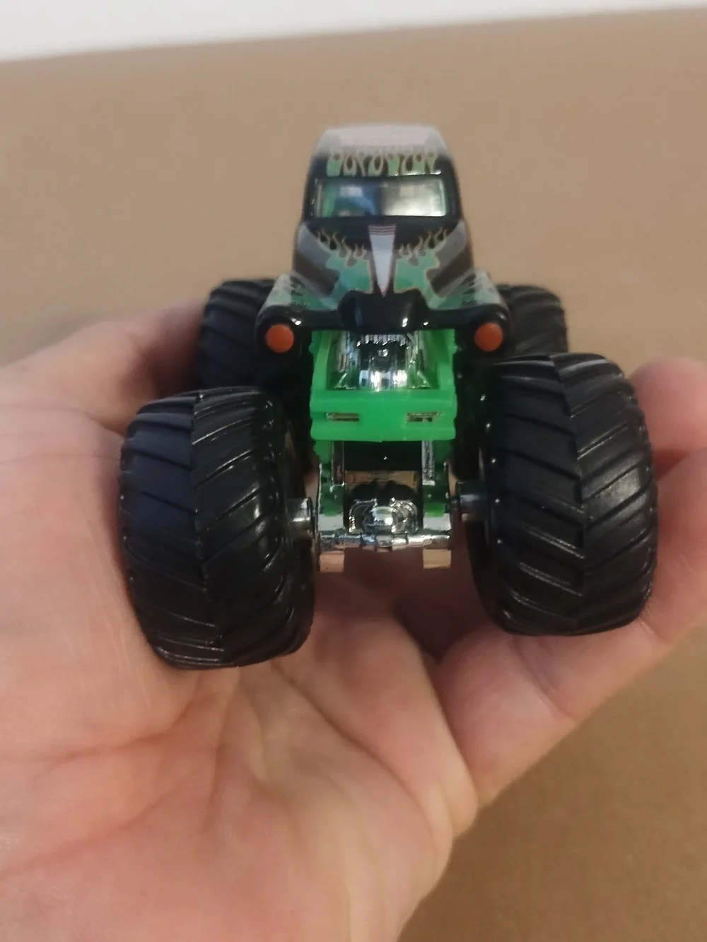 Monster Jam Grave Digger Monster Truck 1:64 Hot Wheels Toys